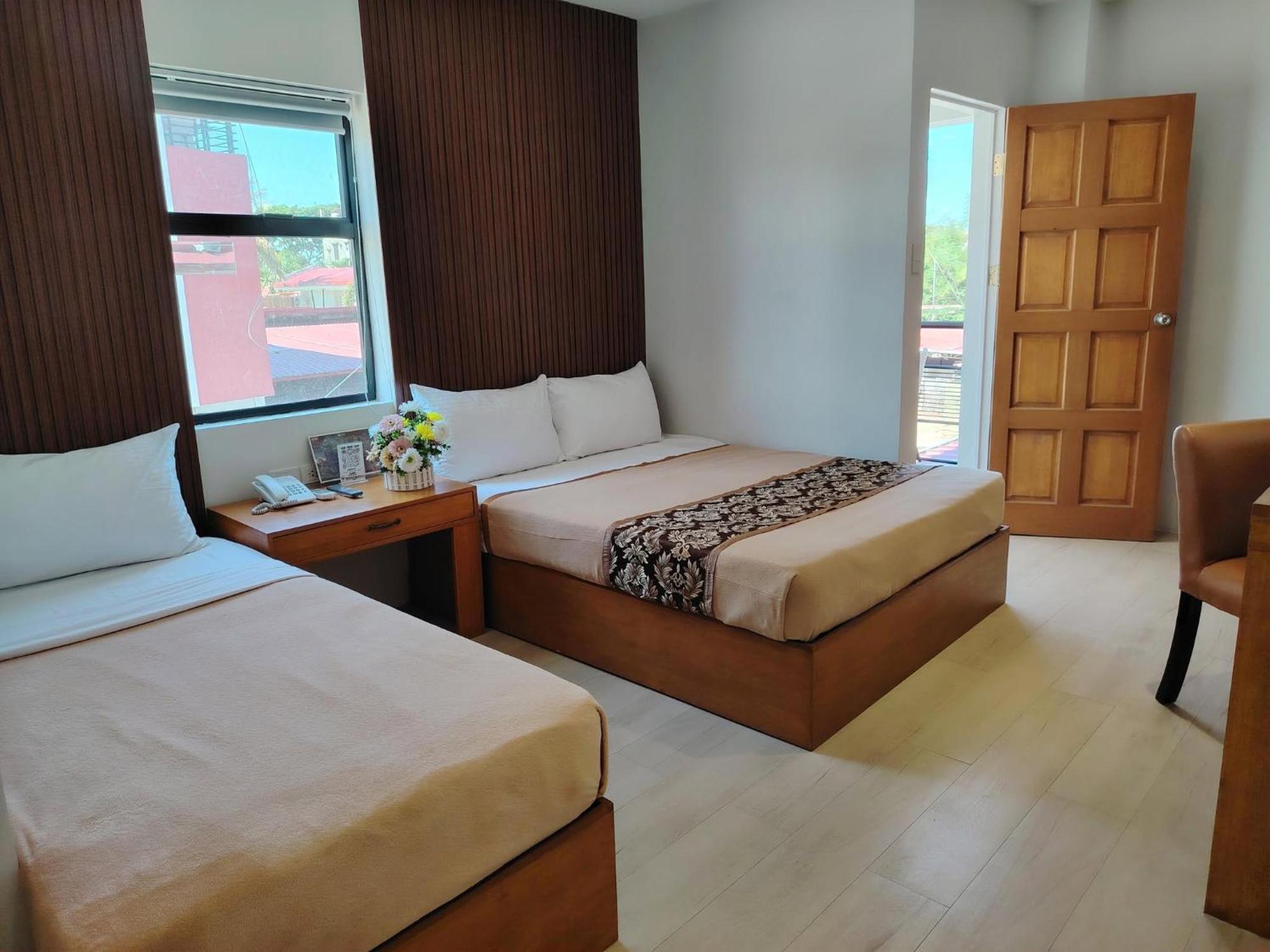 Hotel Carmelita Tuguegarao City Buitenkant foto